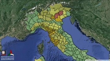 Maltempo, la Protezione civile fa scattare l’allerta meteo. Rossa in Veneto, arancione in Emilia Romagna e Toscana
