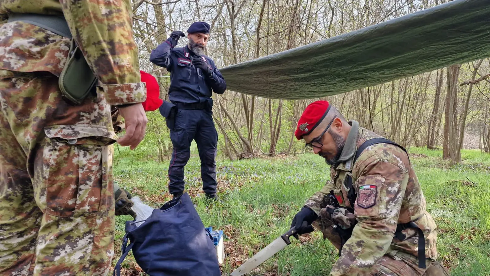 I militari impegnati nell'operazione anti-droga I militari impegnati nell'operazione anti-droga