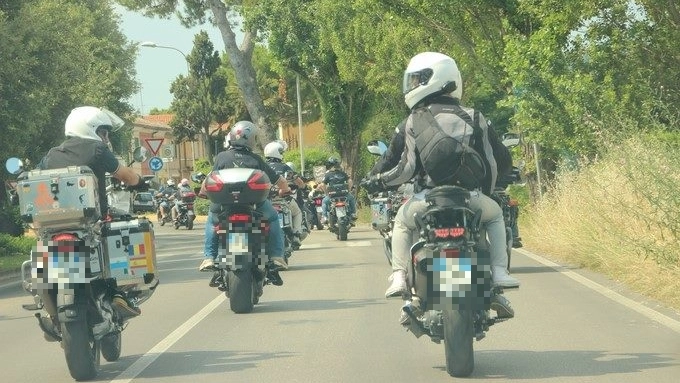 un motoraduno un motoraduno