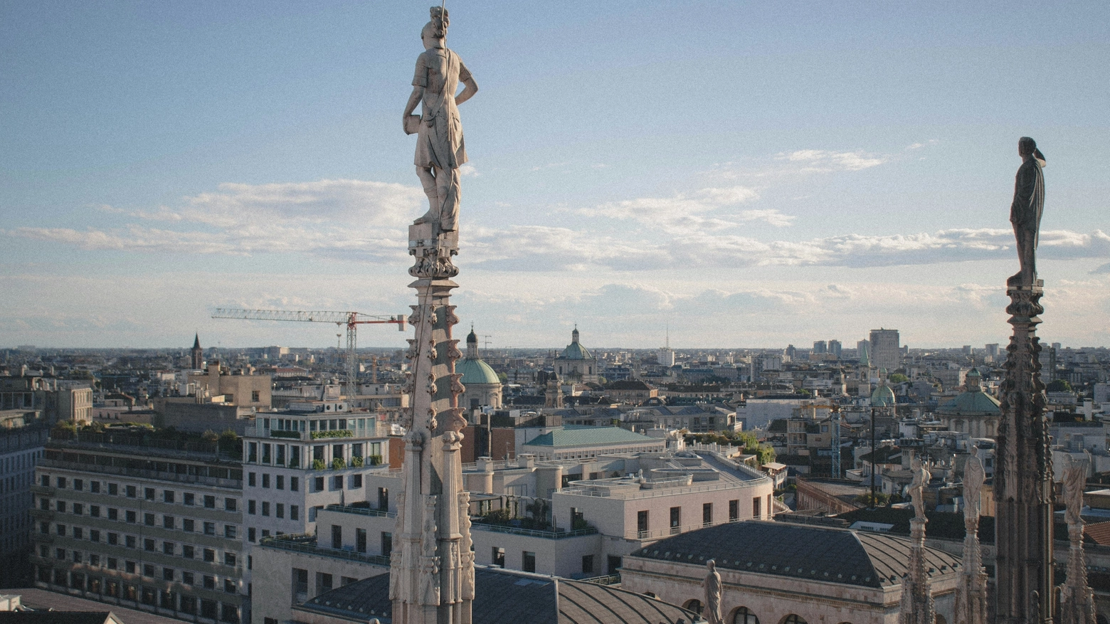 Lo studio sul mercato, i rischi per il futuro della metropoli e l’allarme dell’assessore: "Investimenti da indirizzare sulla classe media e medio-bassa, fondamentali per Milano"