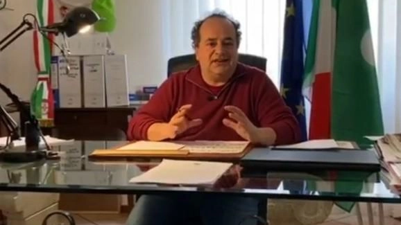 Così si aggira la polemica Una rotonda sul rettilineo renderà inutile l’autovelox Così si aggira la polemica Una rotonda sul rettilineo renderà inutile l’autovelox