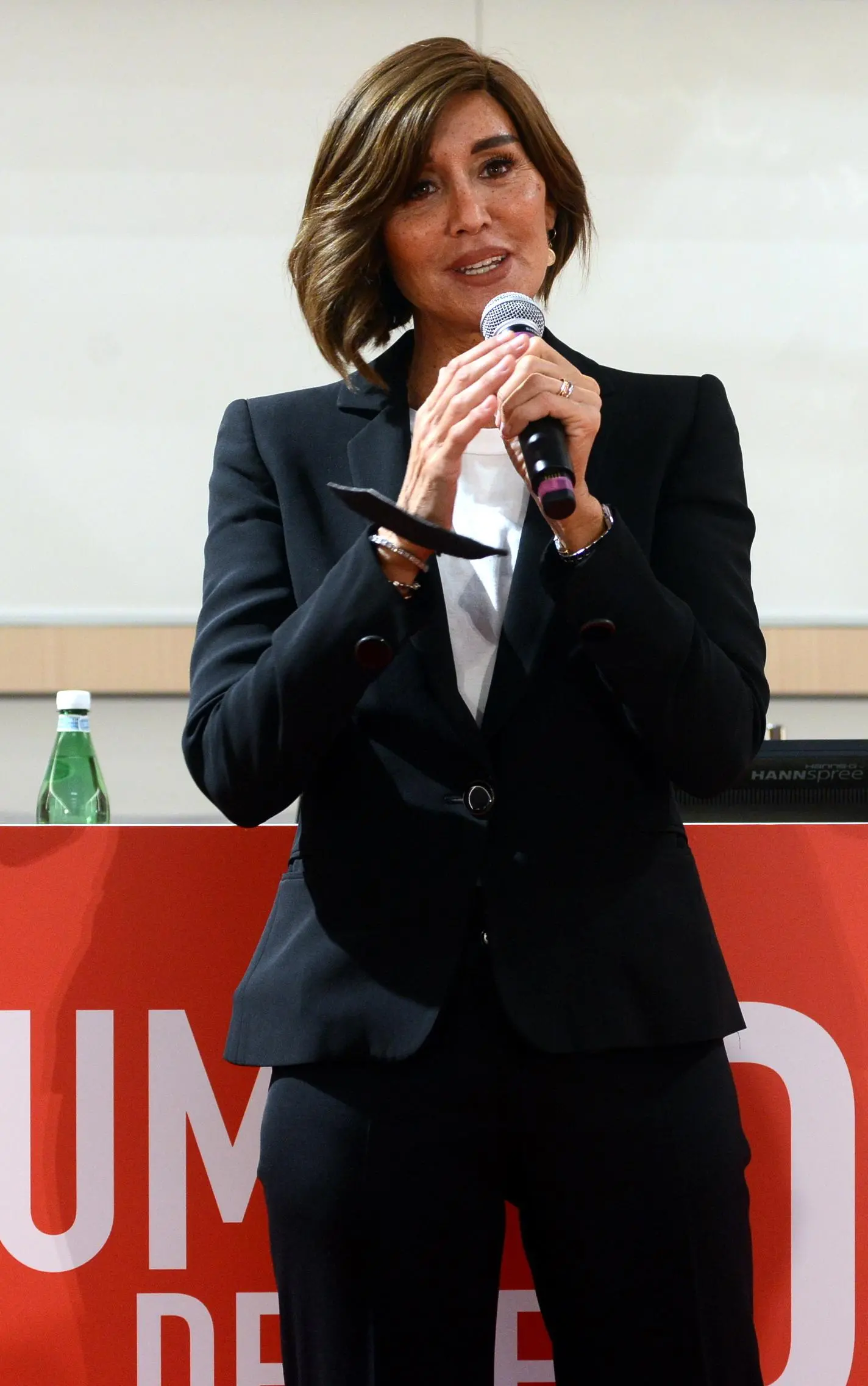 Donne e scienza, futuro che fa bene al Paese