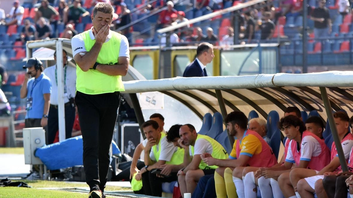 Salta la panchina di Foschi. Al suo posto Zaffaroni o Brocchi Salta la panchina di Foschi. Al suo posto Zaffaroni o Brocchi