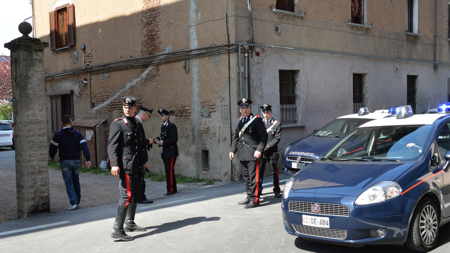 Carabinieri sul luogo dell'omicidio