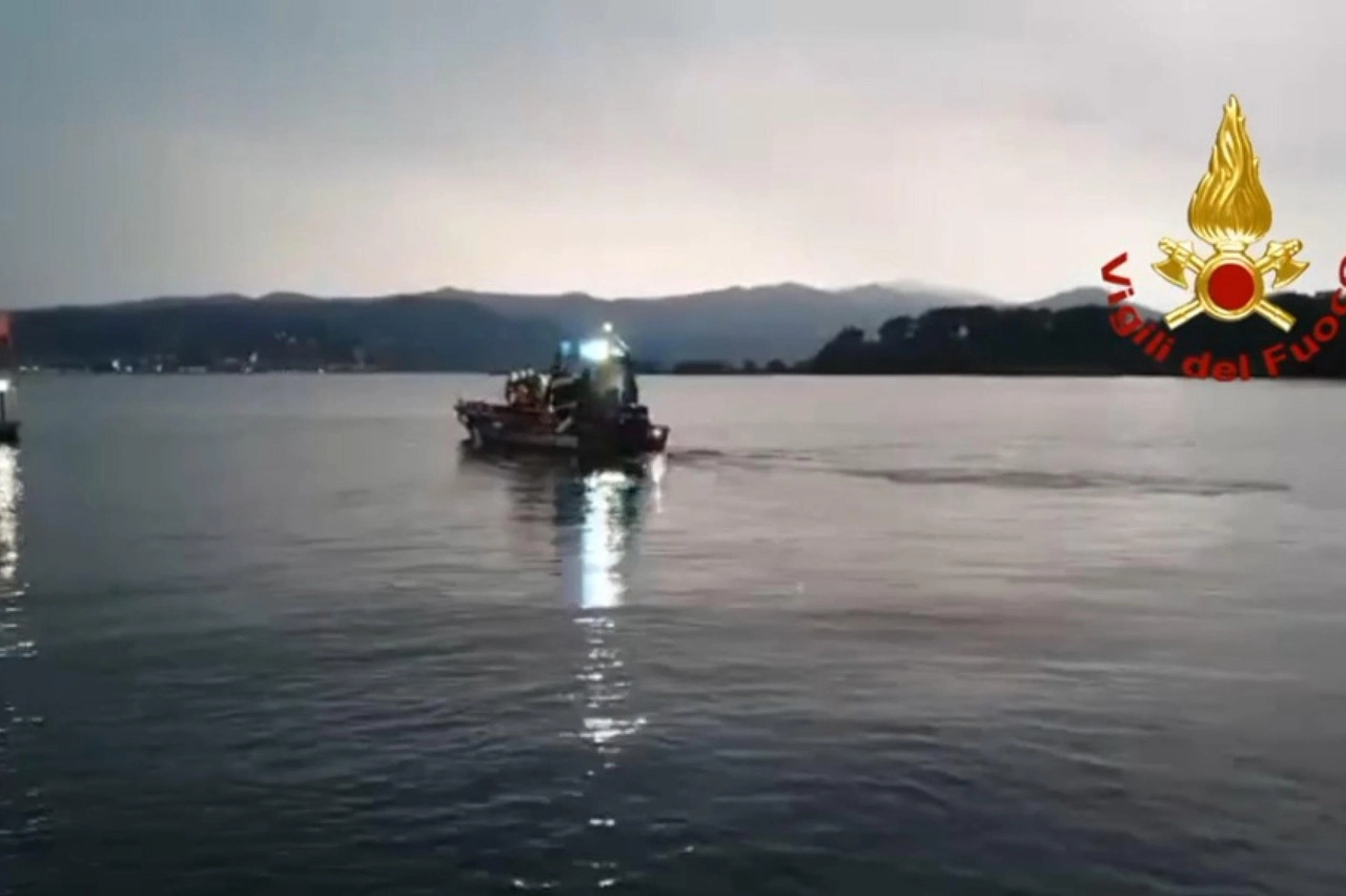 Le ricerche dei dispersi nel lago Maggiore