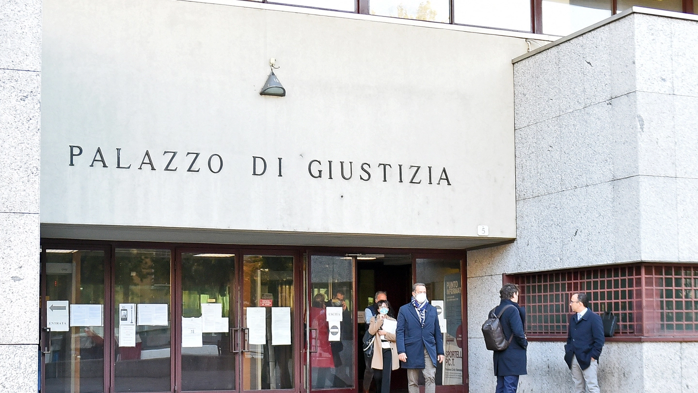Como: il palazzo di giustizia teatro del processo per la morte di Nicolas Nerdiello
