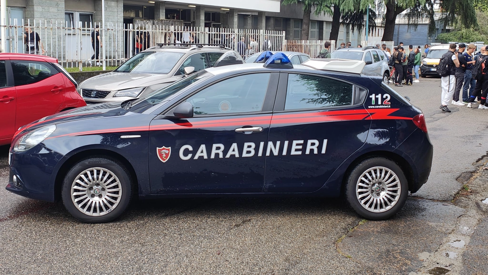 L'intervento dei carabinieri all'Istituto Alessandrini