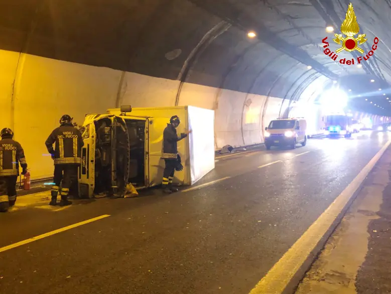 Lecco, doppio incidente nelle gallerie della Suprestrada: sei feriti