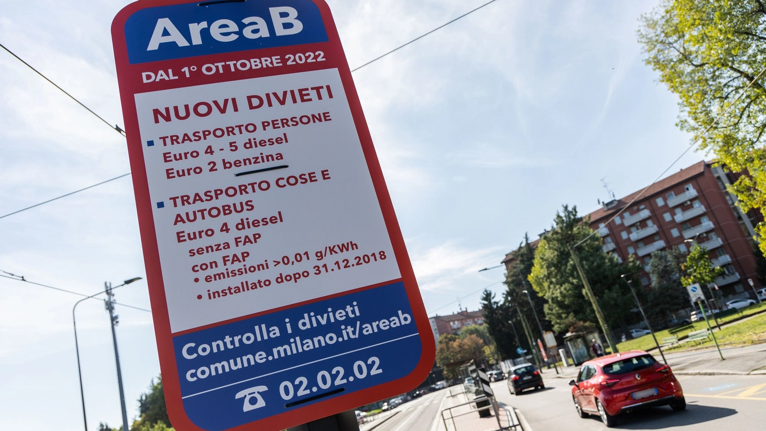 Uno dei varchi dell'Area B di Milano Uno dei varchi dell'Area B di Milano
