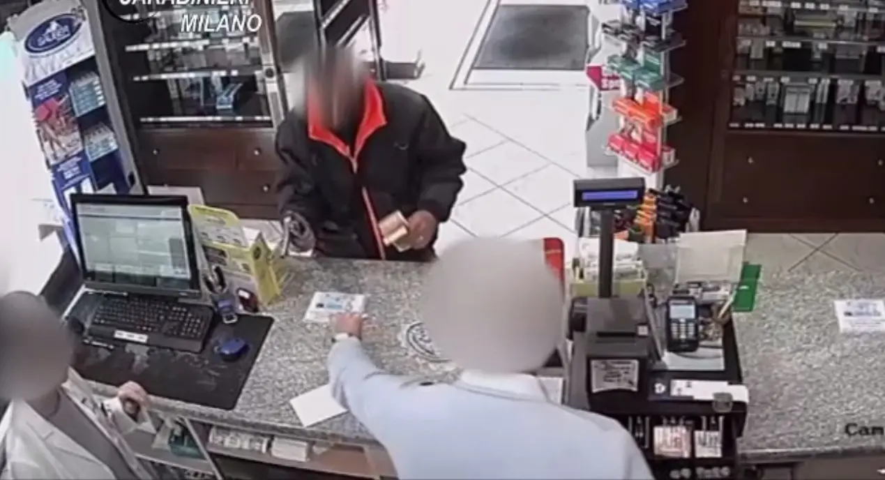 Trezzo sull'Adda, arrestato presunto autore di due rapine a mano armata in farmacia /VIDEO