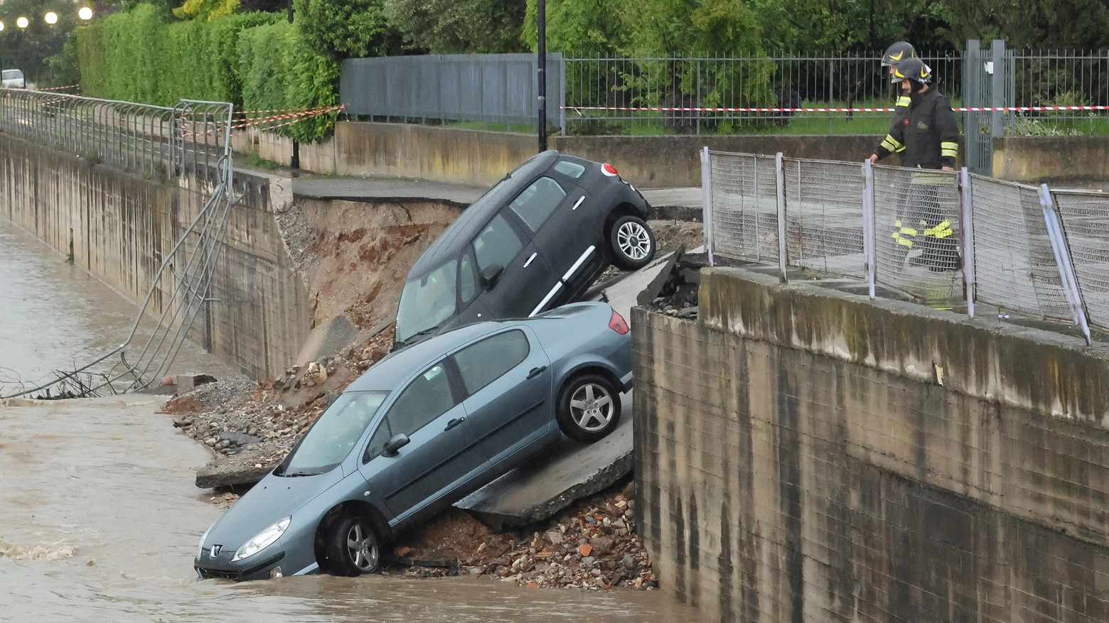 Scuole sott’acqua A Brescia torna il sole ma l’alluvione lascia una lunga scia di danni Scuole sott’acqua A Brescia torna il sole ma l’alluvione lascia una lunga scia di danni
