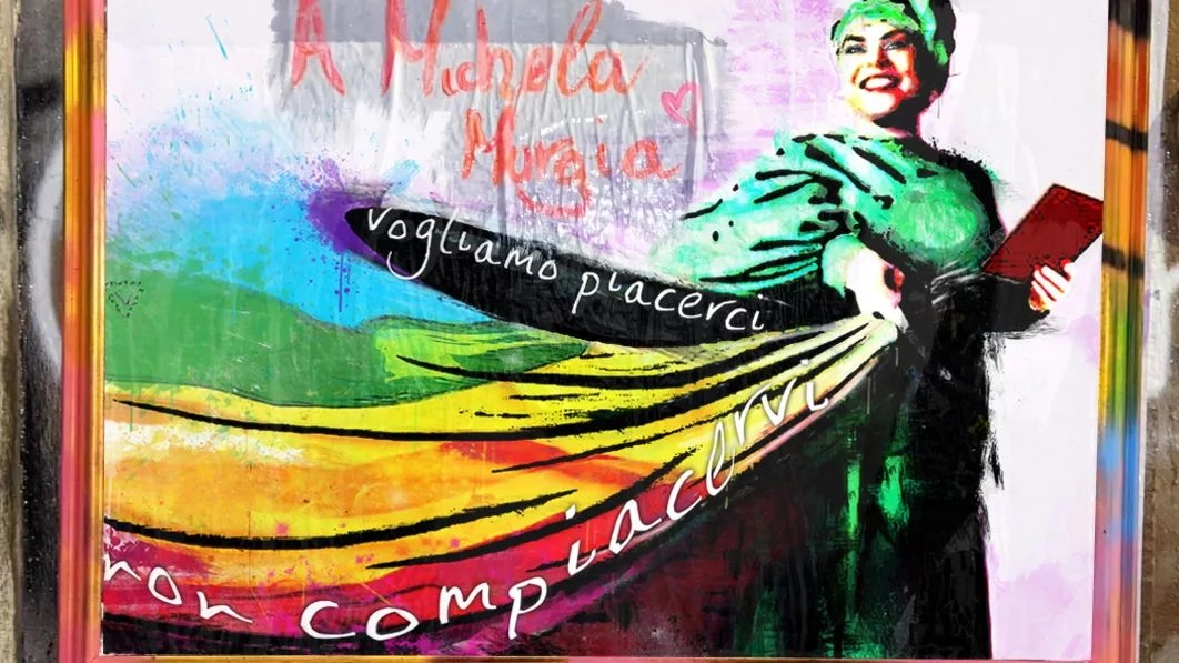 Il murale sull'Alzaia del Naviglio Grande a Milano dedicato a Michela Murgia e realizzato da Cristina Donati Mayer