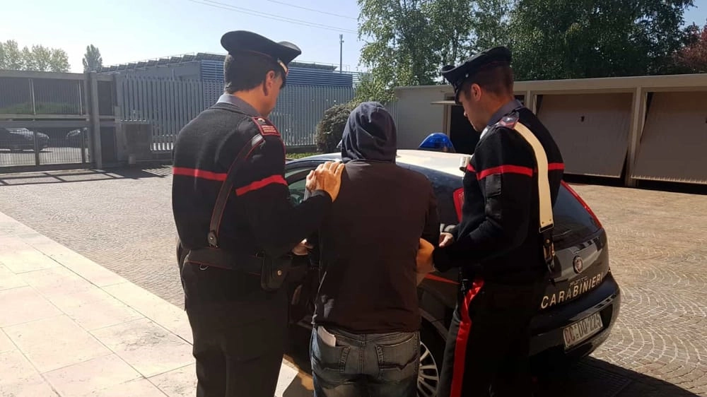 L'uomo è stato fermato dai carabinieri (foto di repertorio) L'uomo è stato fermato dai carabinieri (foto di repertorio)