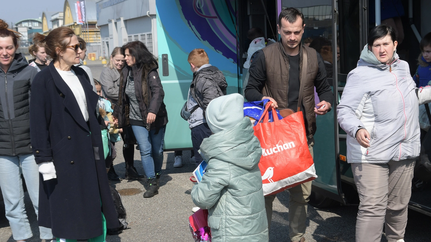 L’arrivo di un gruppo di profughi dall’Ucraina