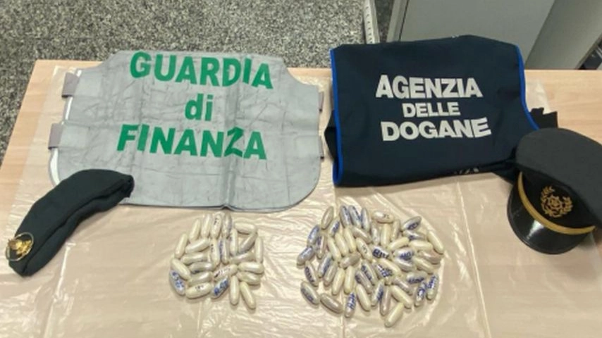 Gli ovuli di cocaina (Agenzia delle Dogane e dei Monopoli) Gli ovuli di cocaina (Agenzia delle Dogane e dei Monopoli)