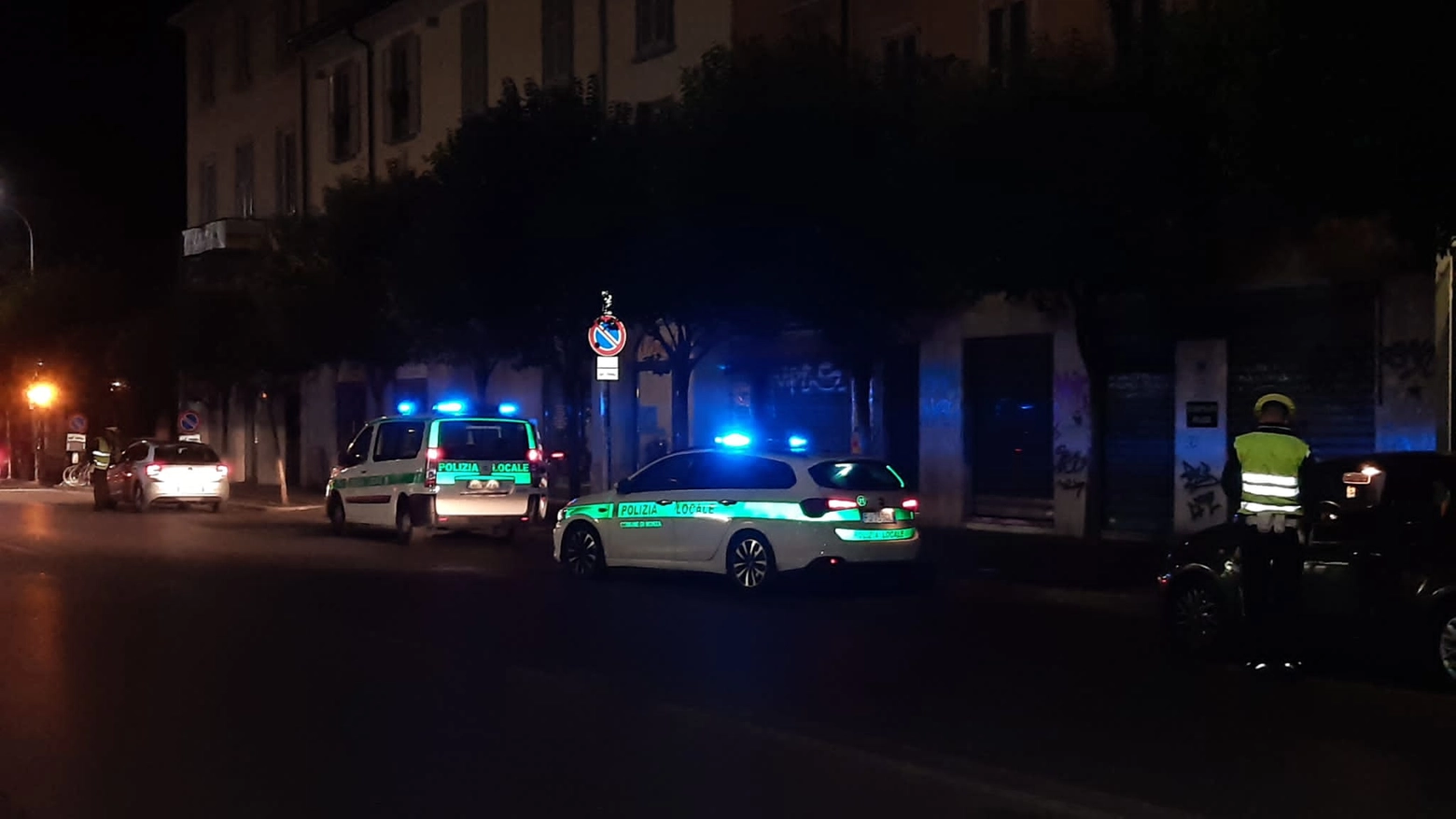 Polizia locale di Monza durante i controlli