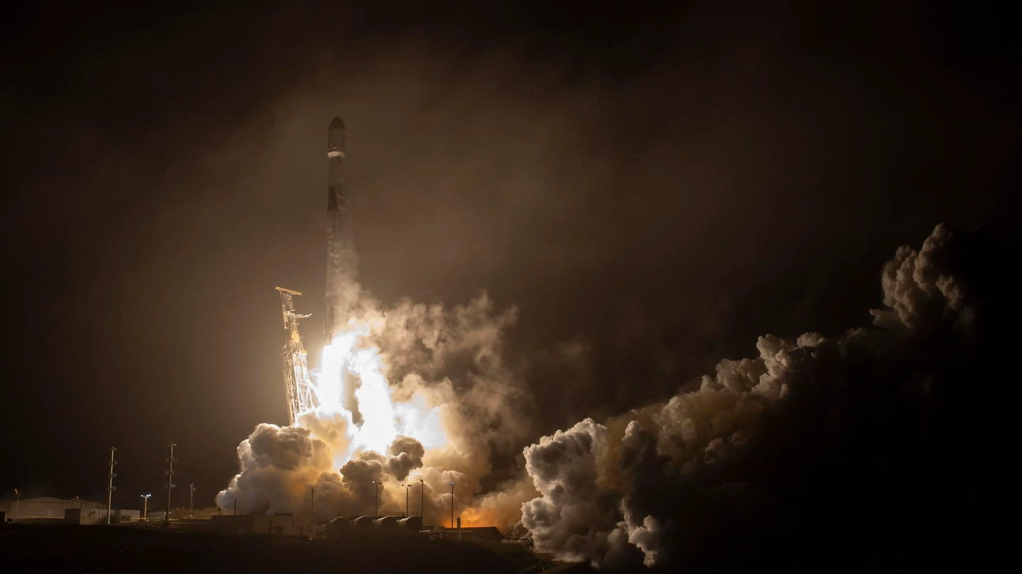 La partenza del Falcon 9 con a bordo la sonda Dart