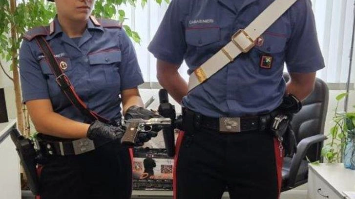 Monza: Spacciatore arrestato con pitbull da guardia e droga
Monza: Spacciatore arrestato con pitbull da guardia e droga