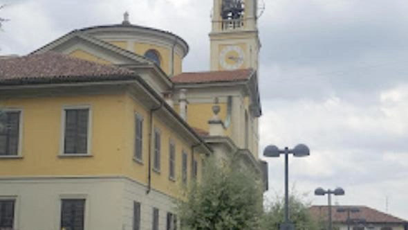 Parcheggio e piazza. Il centro rinasce