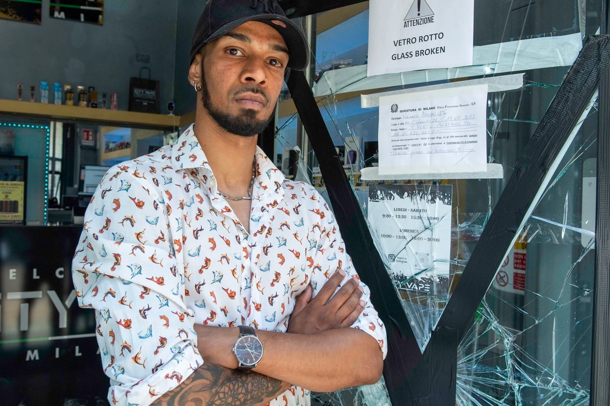 Il titolare di City Vape, Viraj Weerasinghe