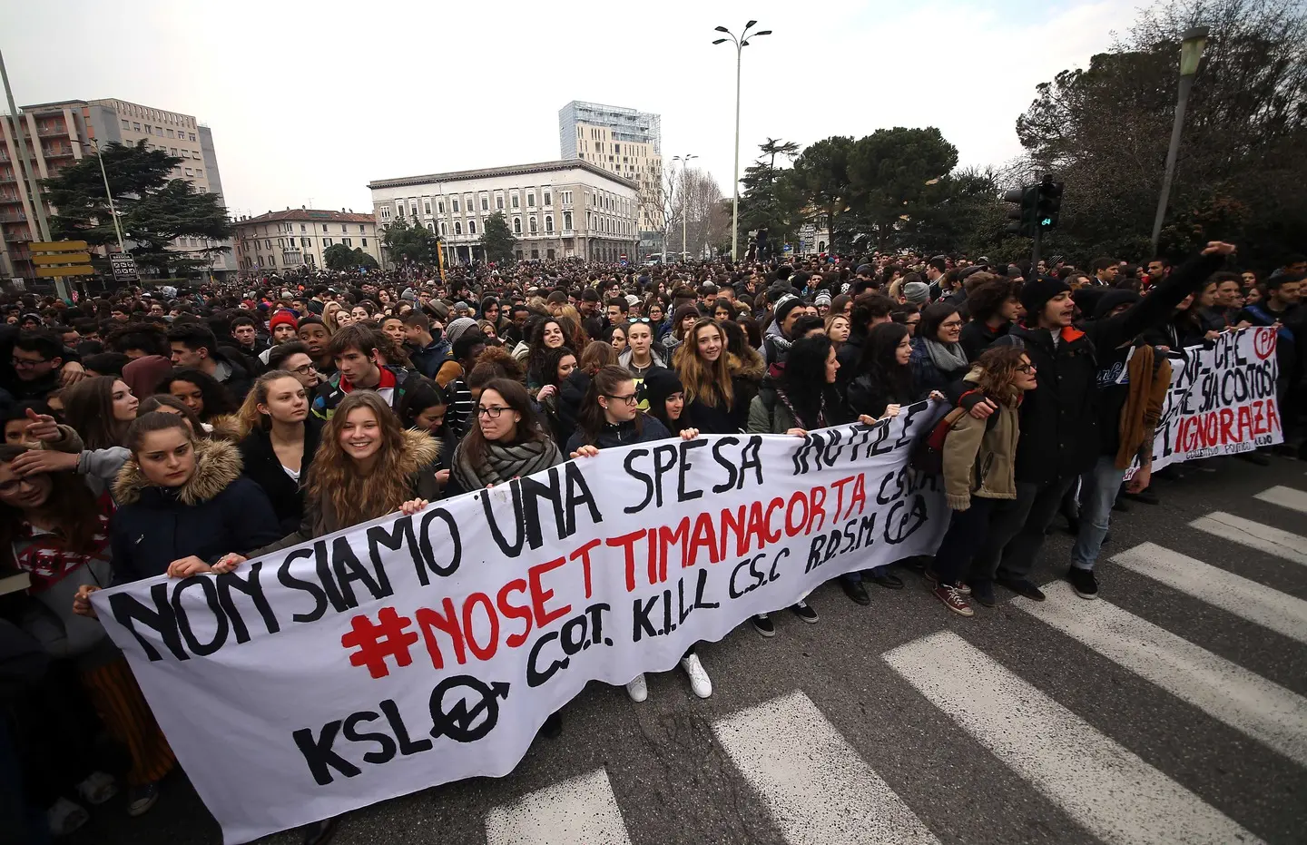 Scuola, settimana corta: manifestazione di studenti per dire "no"