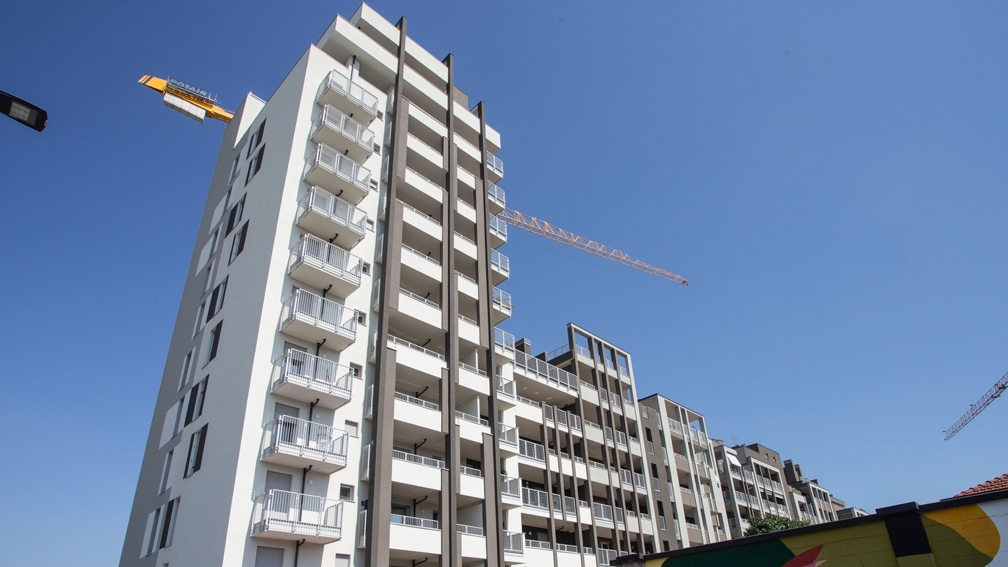 Gli esterni del condominio di via Meucci 47