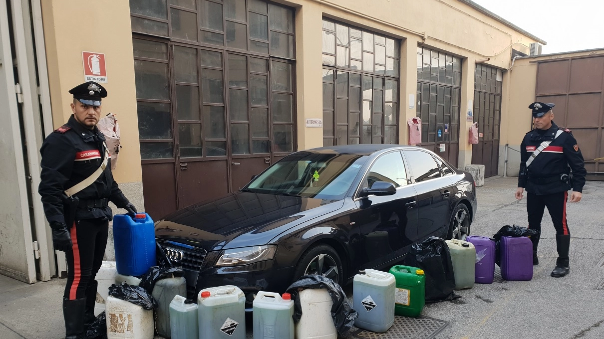 Oltre 400 litri recuperati dai carabinieri