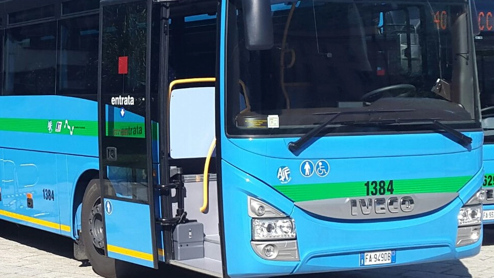 Un autobus di linea dell'Asf Un autobus di linea dell'Asf
