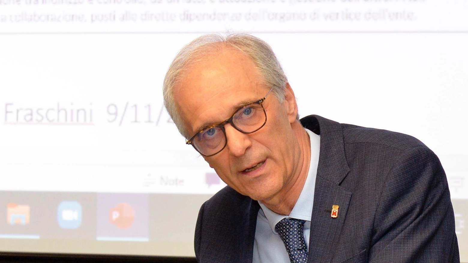 Cadono gli alberi: "Il parco va salvato". Parte la petizione Cadono gli alberi: "Il parco va salvato". Parte la petizione
