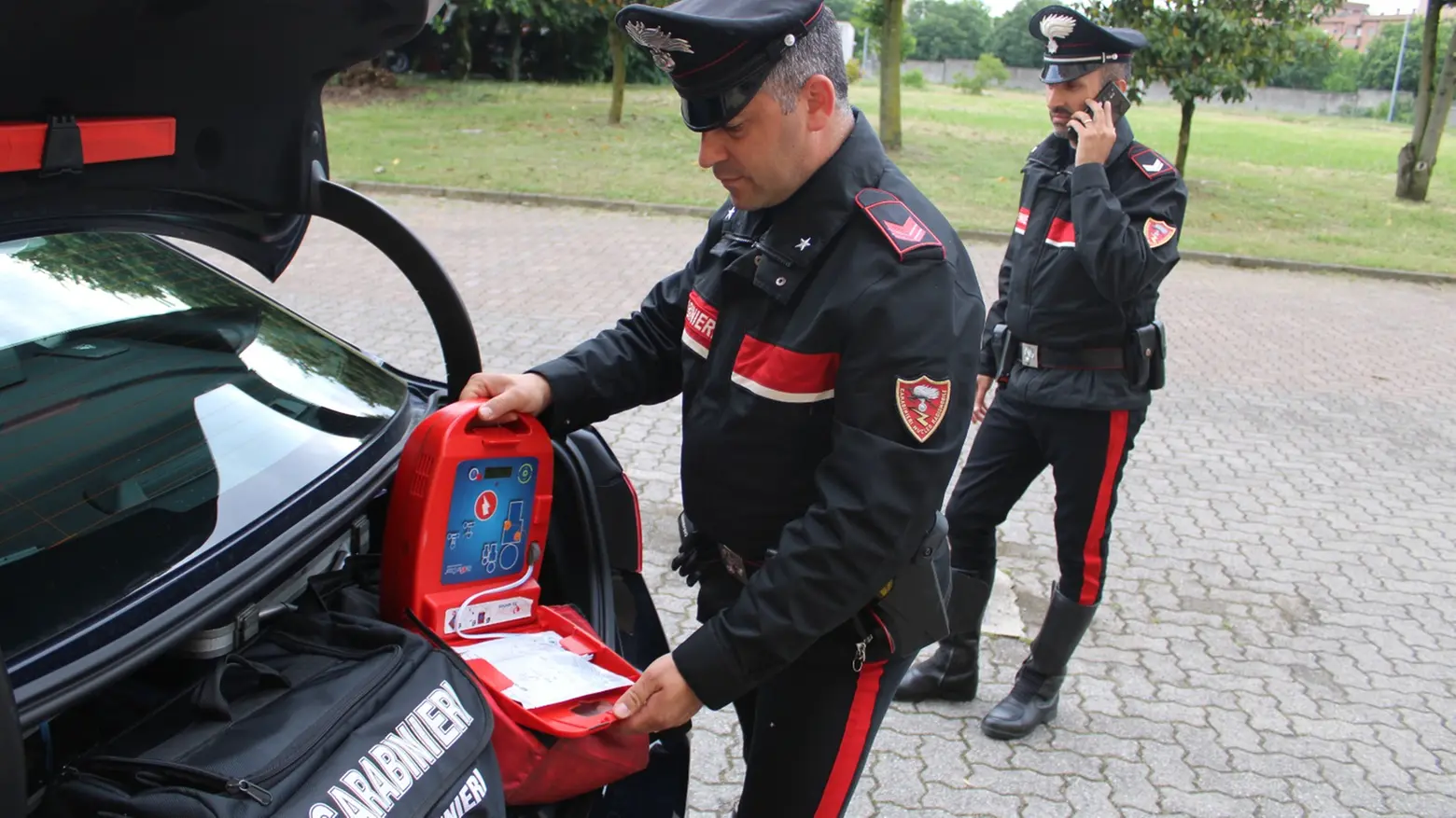 Lo strumento salvavita dei carabinieri Lo strumento salvavita dei carabinieri
