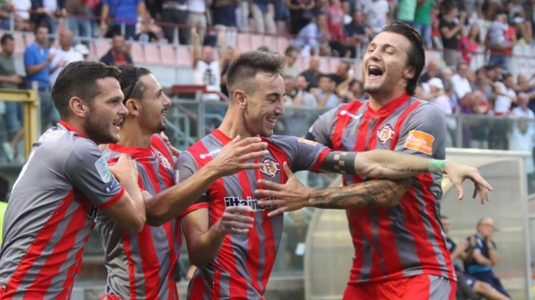 La squadra grigiorossa punta alla seconda vittoria casalinga consecutiva con il Cosenza