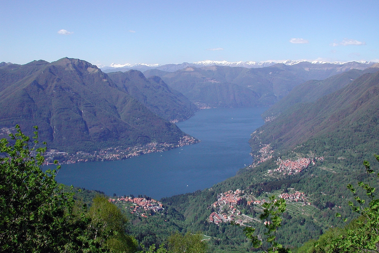 Un ramo del lago di Como
