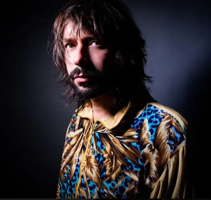 Federico Dragogna, 40 anni suonati… da solo: “Questo sono io, libero e in crisi”