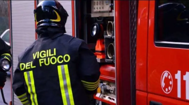Scaldasole, tetto crolla dentro casa: salvo per miracolo