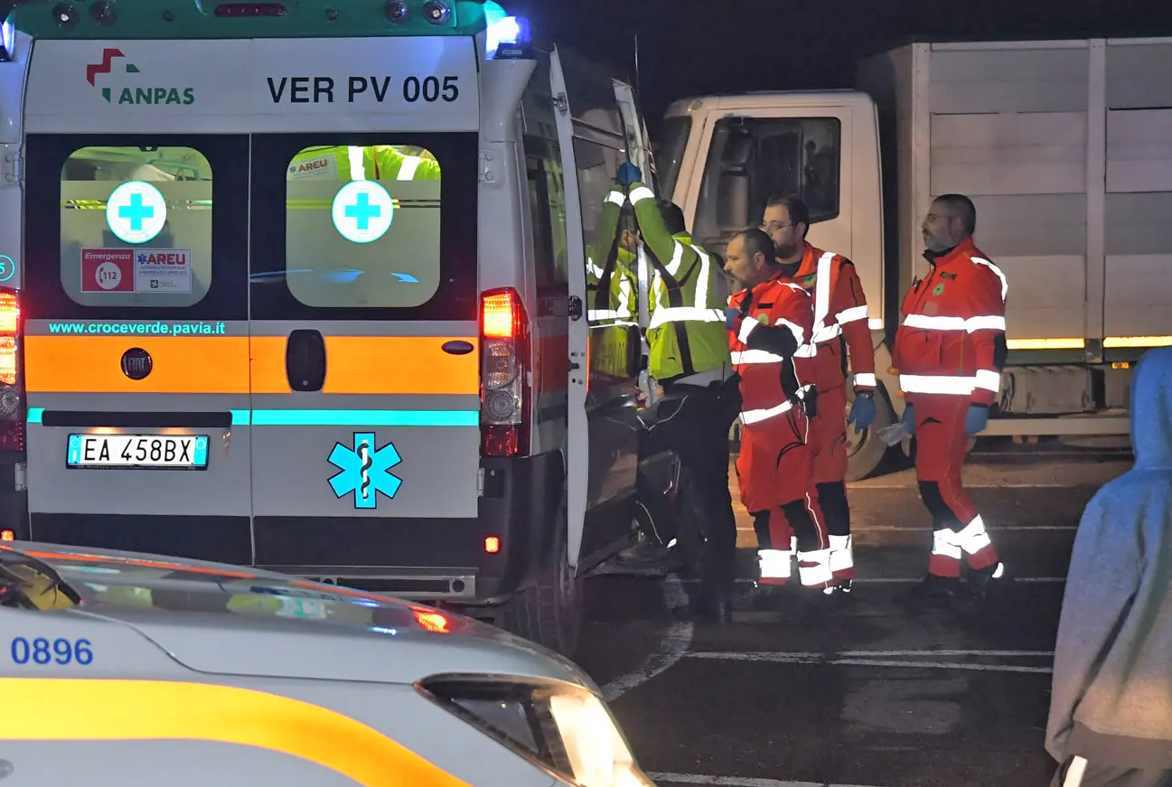 Pavia, maxi tamponamento in autostrada A7: tre feriti in ospedale