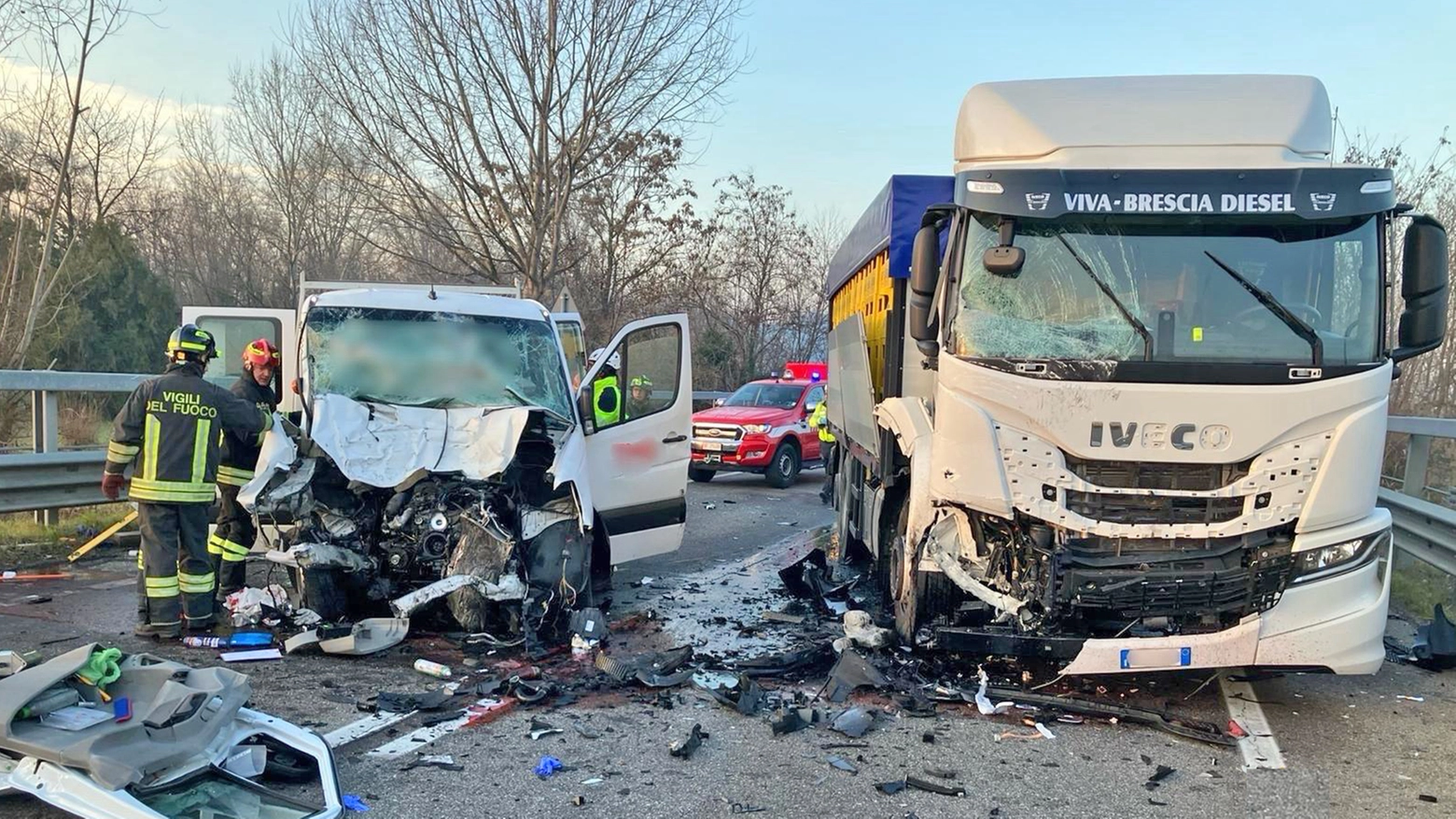Incidente a San Paolo d’Argon, schianto frontale tra un camion e un furgone
