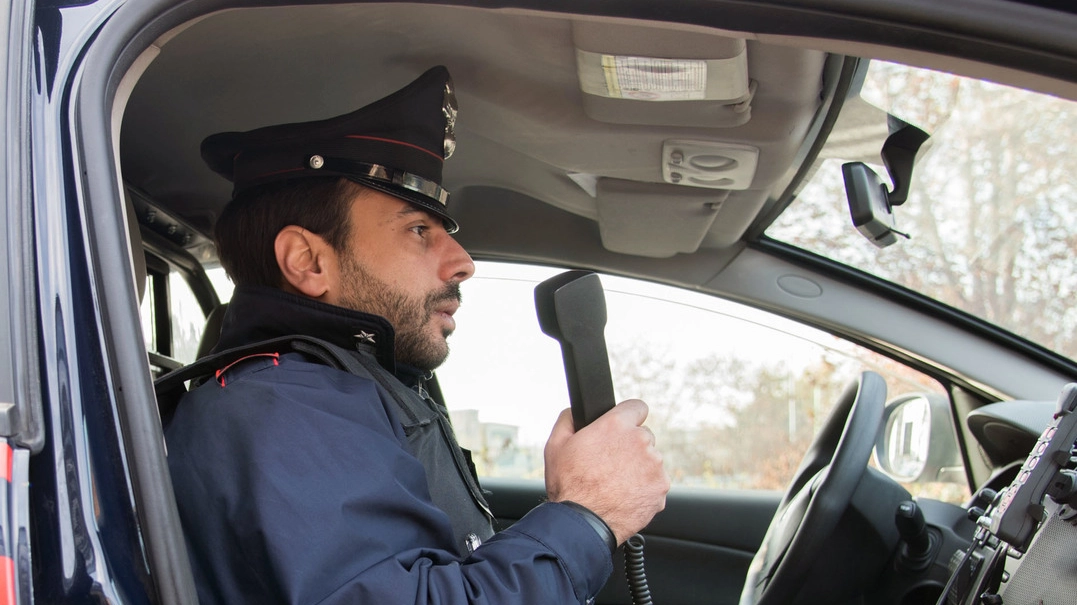 In via Padova sono intervenuti i carabinieri del Radiomobile