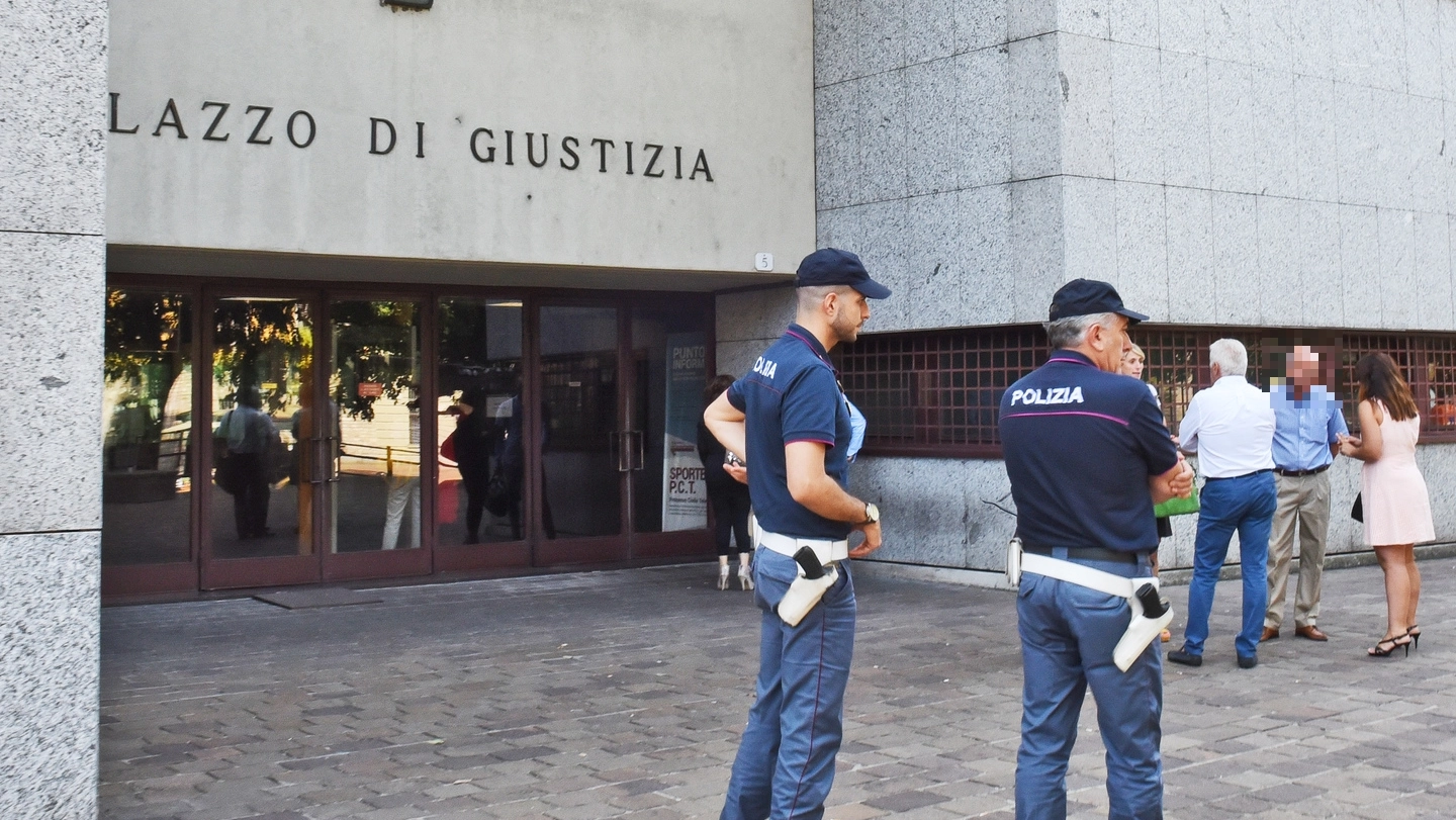 Il tribunale di Como Il tribunale di Como