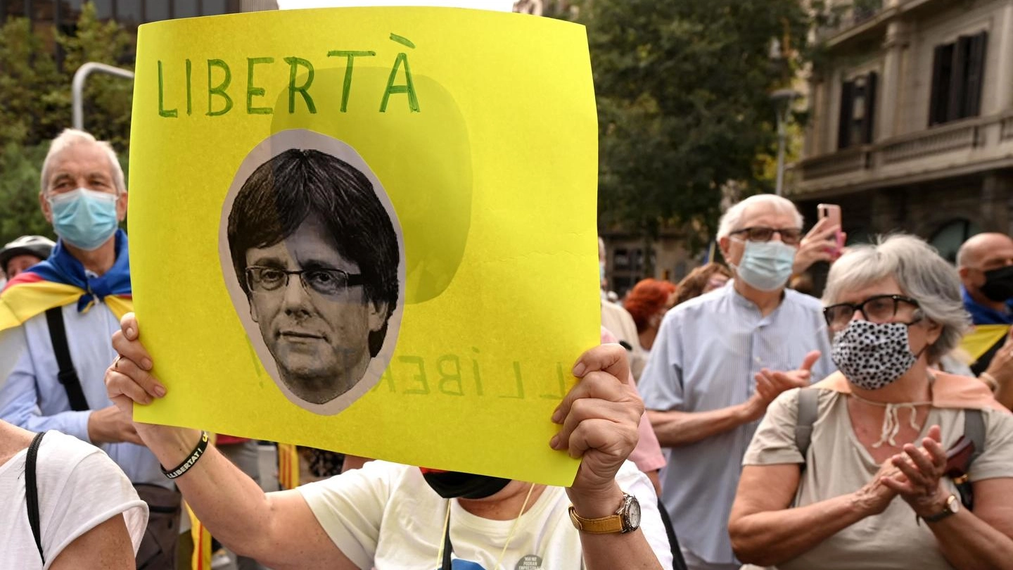 Manifestazione per chiedere la liberazione di Puigdemont