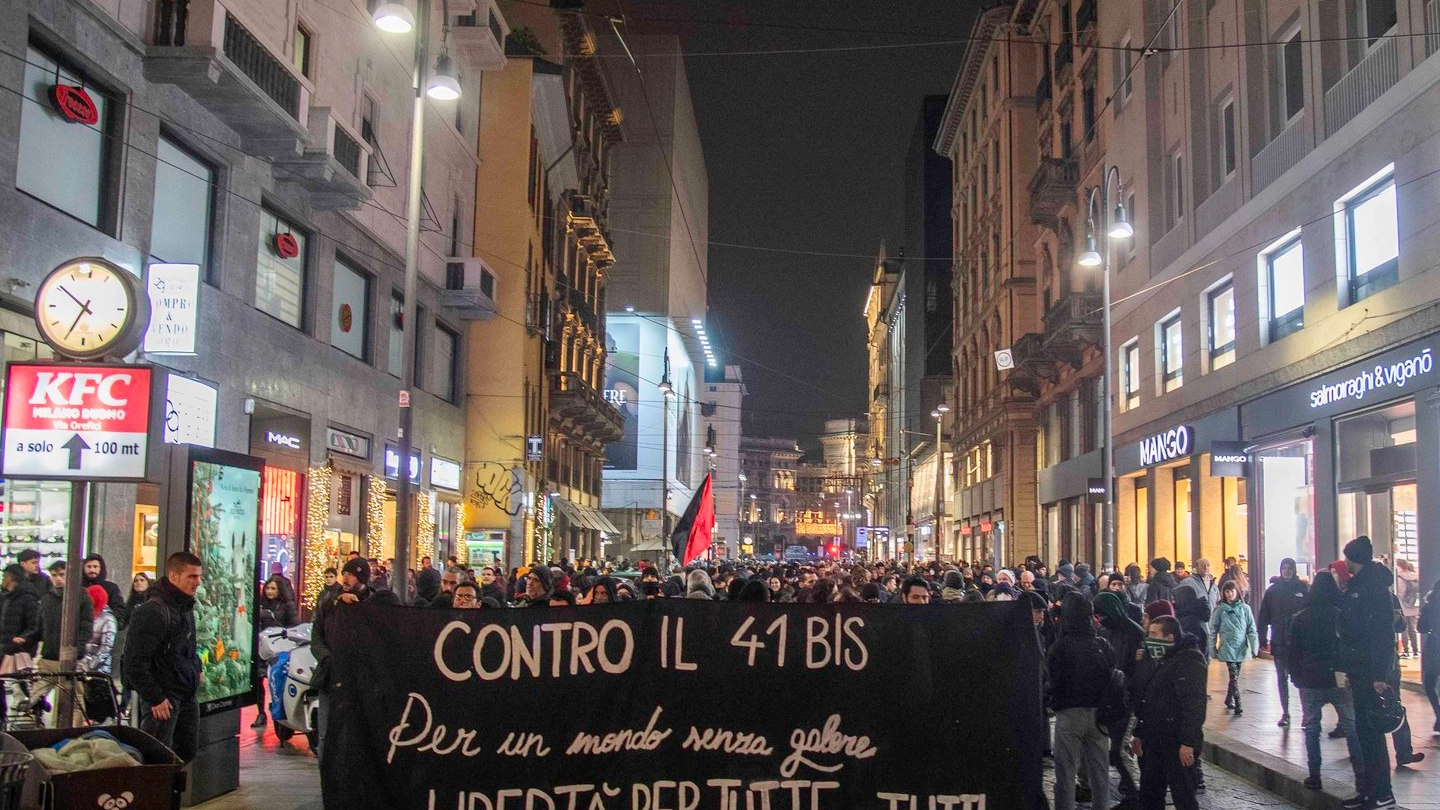 Il corteo degli anarchici del 29 dicembre scorso in via Torino