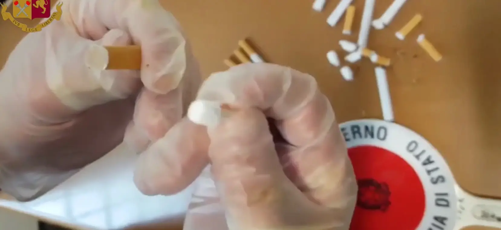 Milano, cocaina nascosta nei filtri delle sigarette: arrestato spacciatore / VIDEO