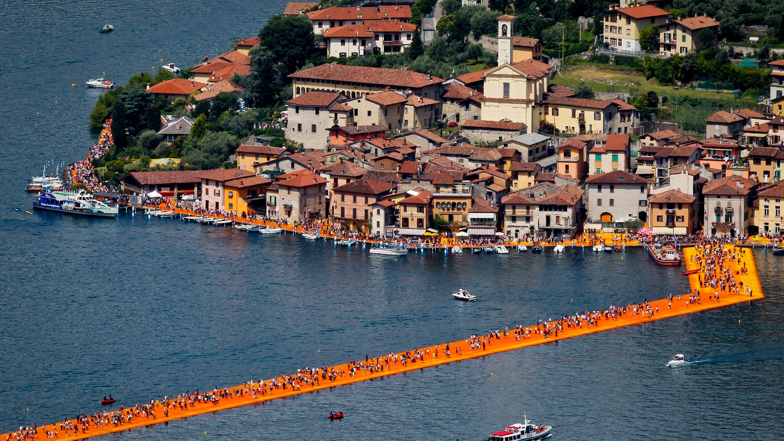 The Floating Piers, veduta dall'alto