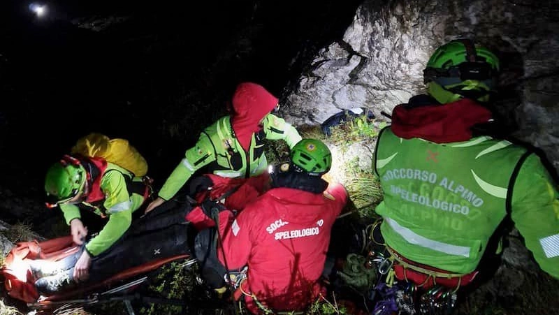 La donna è stata soccorsa dai tecnici del Soccorso Alpino La donna è stata soccorsa dai tecnici del Soccorso Alpino