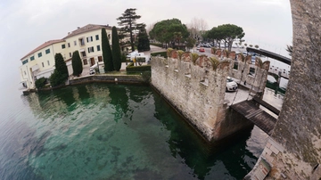 Turismo Lombardia da tutto esaurito. Calo per il maltempo compensato dai last-minute