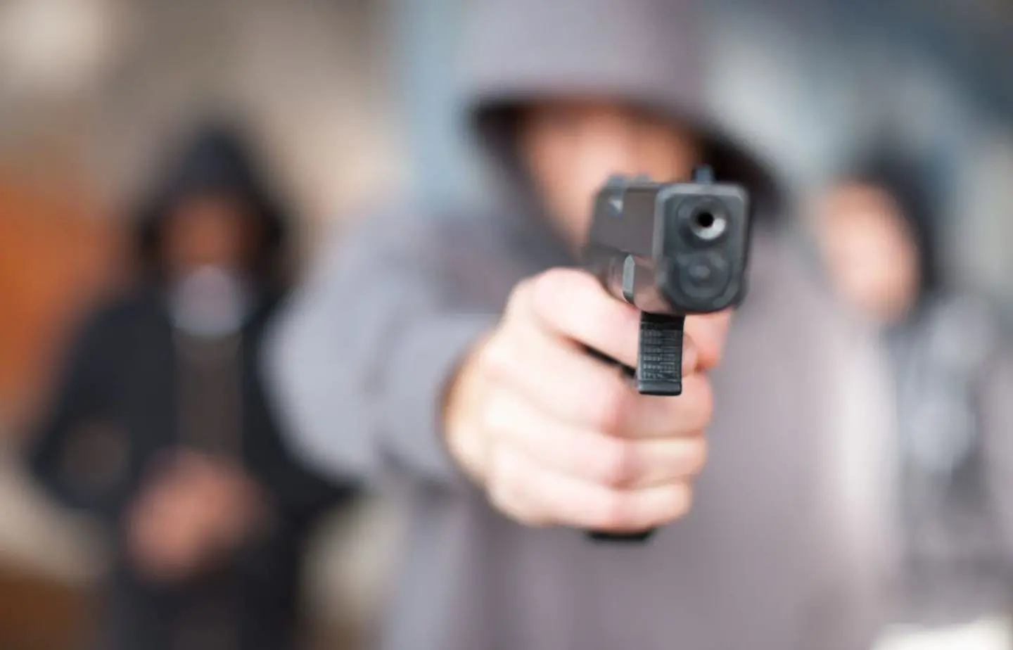 Milano, stalker arrestato dopo la videominaccia all’ex con una pistola