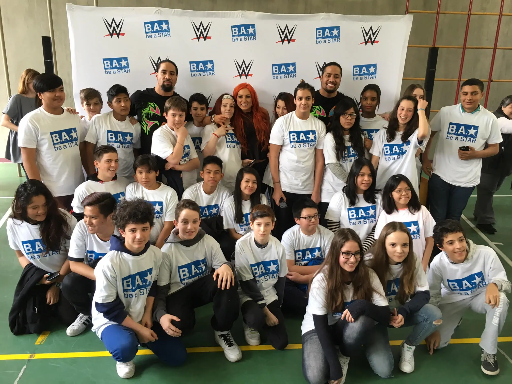 I colossi del Wrestling a scuola per lottare contro il bullismo