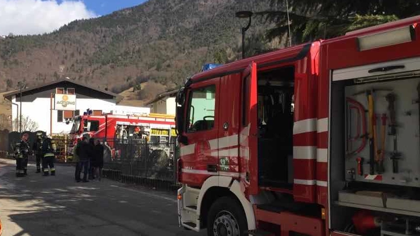 I vigili del fuoco hanno fatto circa 20 interventi (foto di repertorio)