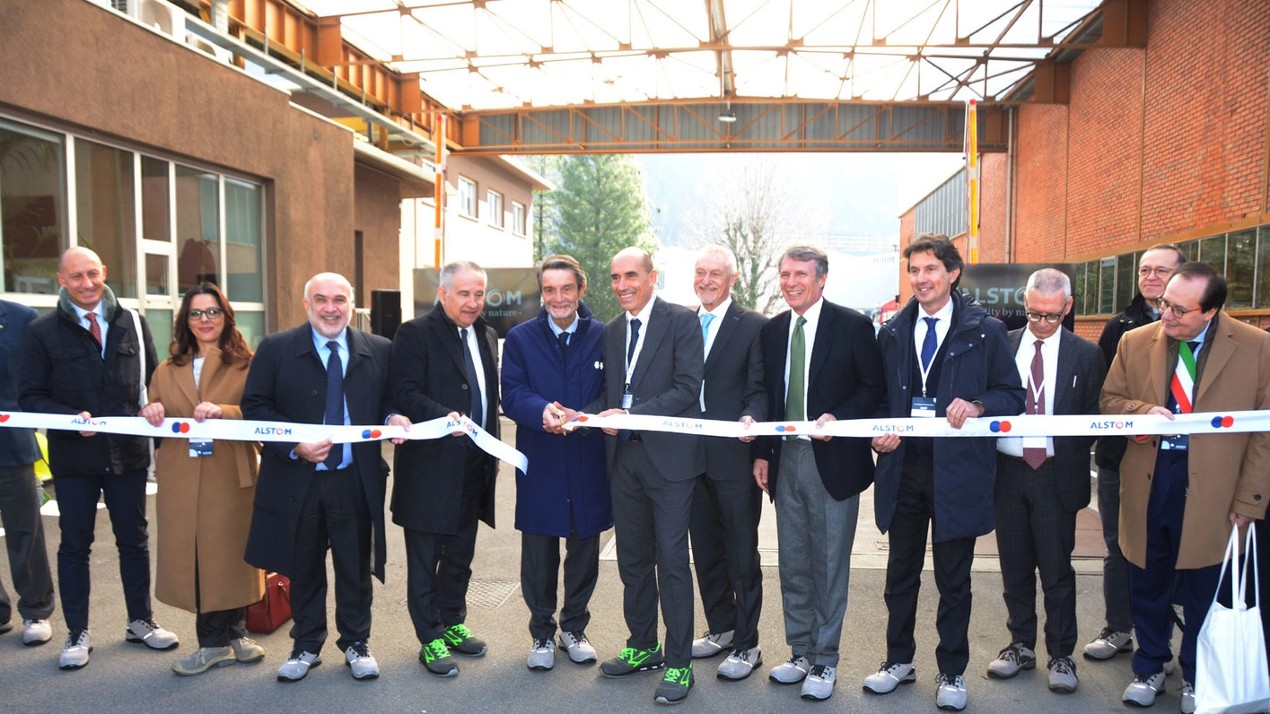 Il taglio del nastro del nuovo stabilimento Alstom a Valmadrera