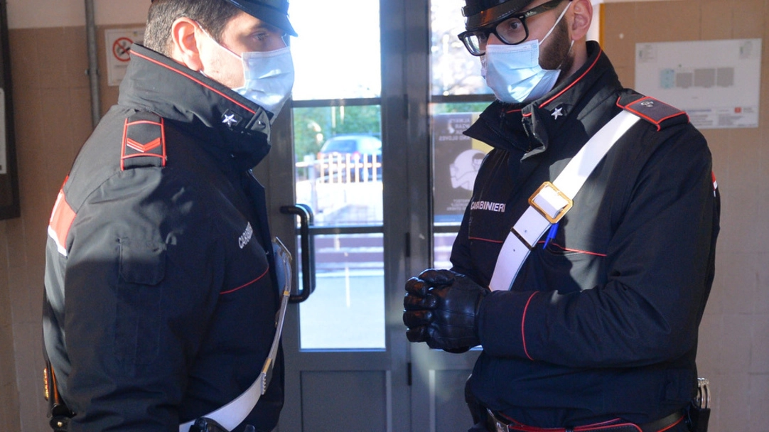 I carabinieri alla stazione di Venegono