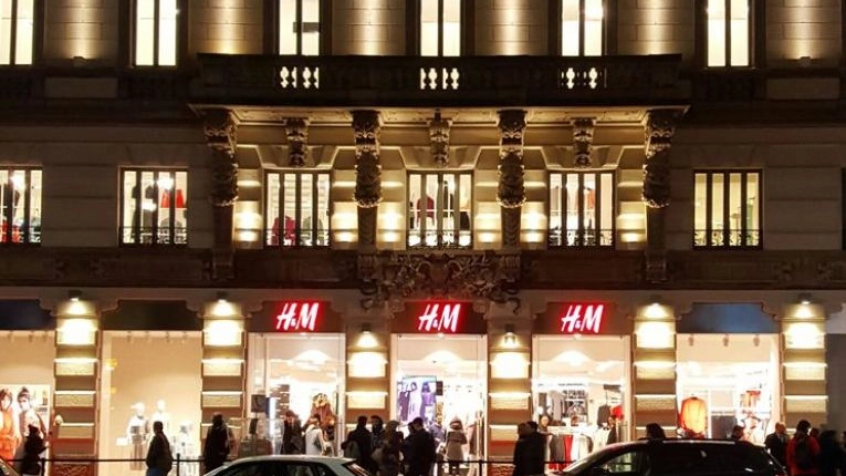 Nuovo negozio H&M in corso Buenos Aires